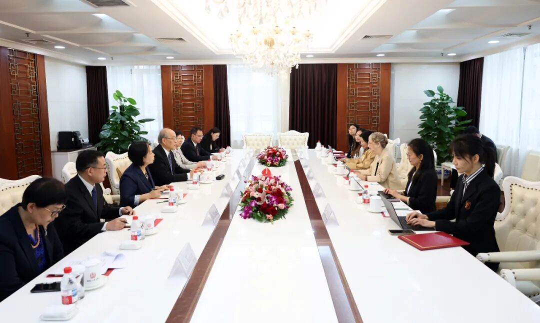 张军会见联合国副秘书长、联合国环境规划署执行主任英格&middot;安德森