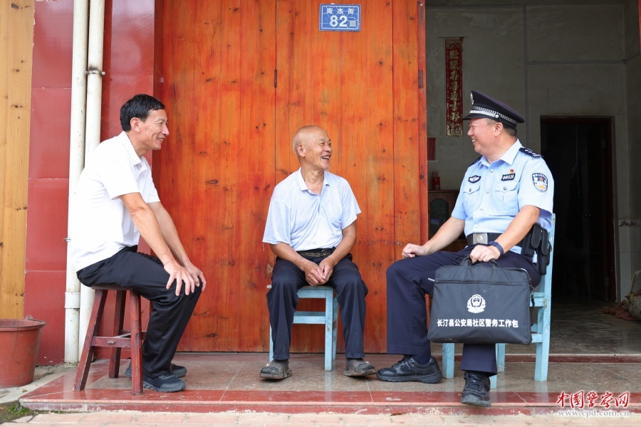 胡联盛：站好最后一班&ldquo;国庆岗&rdquo;