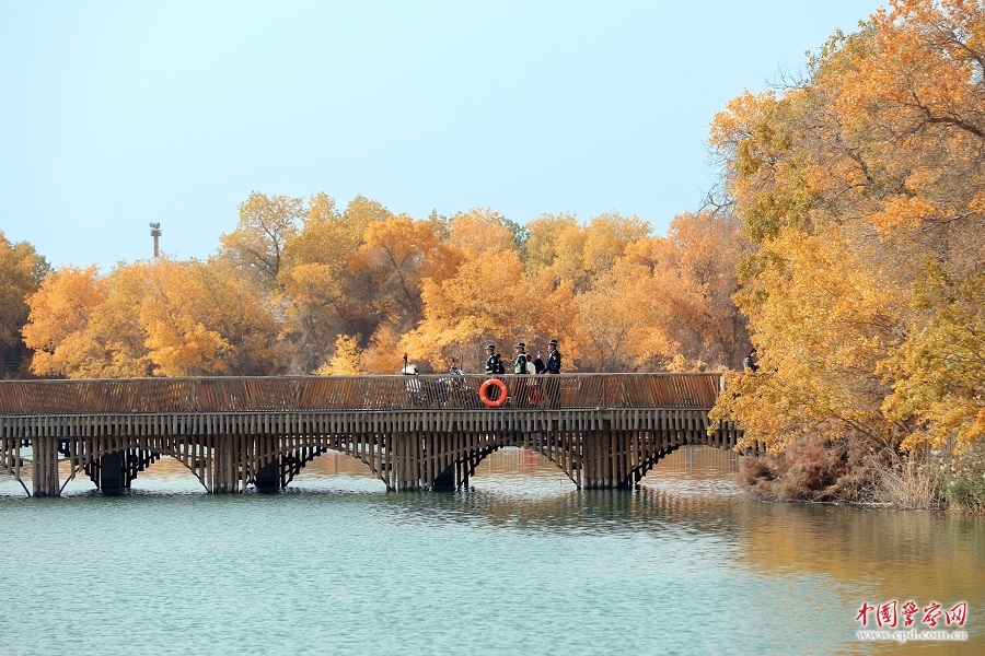 景中&ldquo;警&rdquo; 护游安