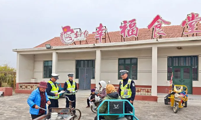 交通安全，警民同行！这场交通安全宣传太贴心