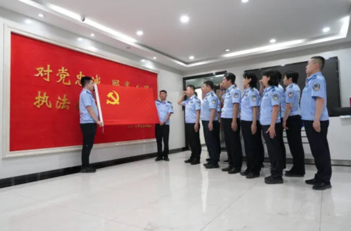 山西：清徐县公安局东湖派出所：&ldquo;党领湖安，先锋警心&rdquo;
