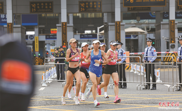 警徽闪耀十五运会