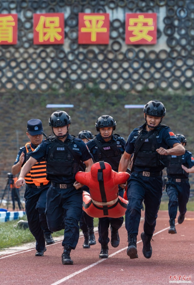 云南出入境边防检查总站举行&ldquo;雄关砺兵&mdash;2025&rdquo;特战骨干挑战赛