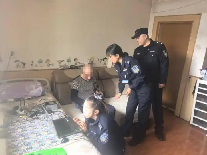 大庆东光公安：证件上门办 为民解决&ldquo;燃眉忧&rdquo;