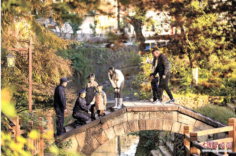 景中有警 平安相伴