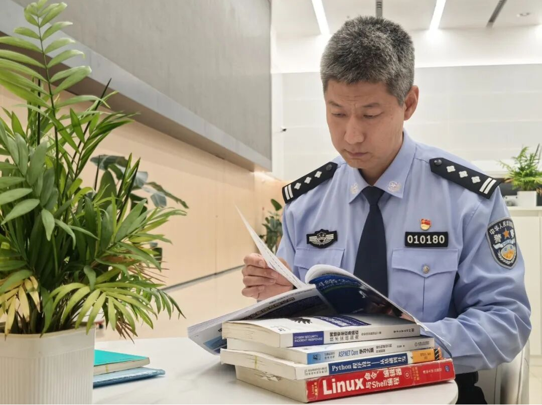 毛博文：锐意创新 以便民利民之举传递法治温度