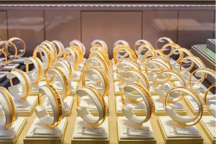 二手回收乱象再曝光！黄金、手机等回收陷阱需小心