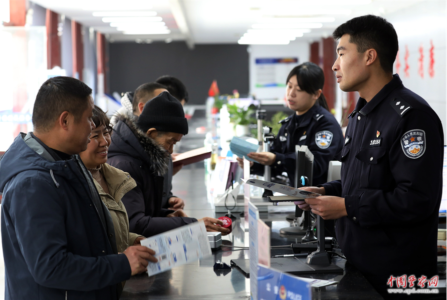 护航旅客平安返程