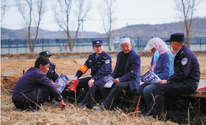 华亭&ldquo;红袖章+红喇叭&rdquo;活跃基层一线